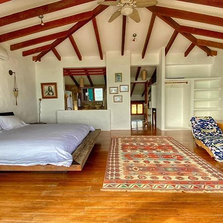 Casa Baronesa Waterfront Villa Пуерто Виламил Екстериор снимка