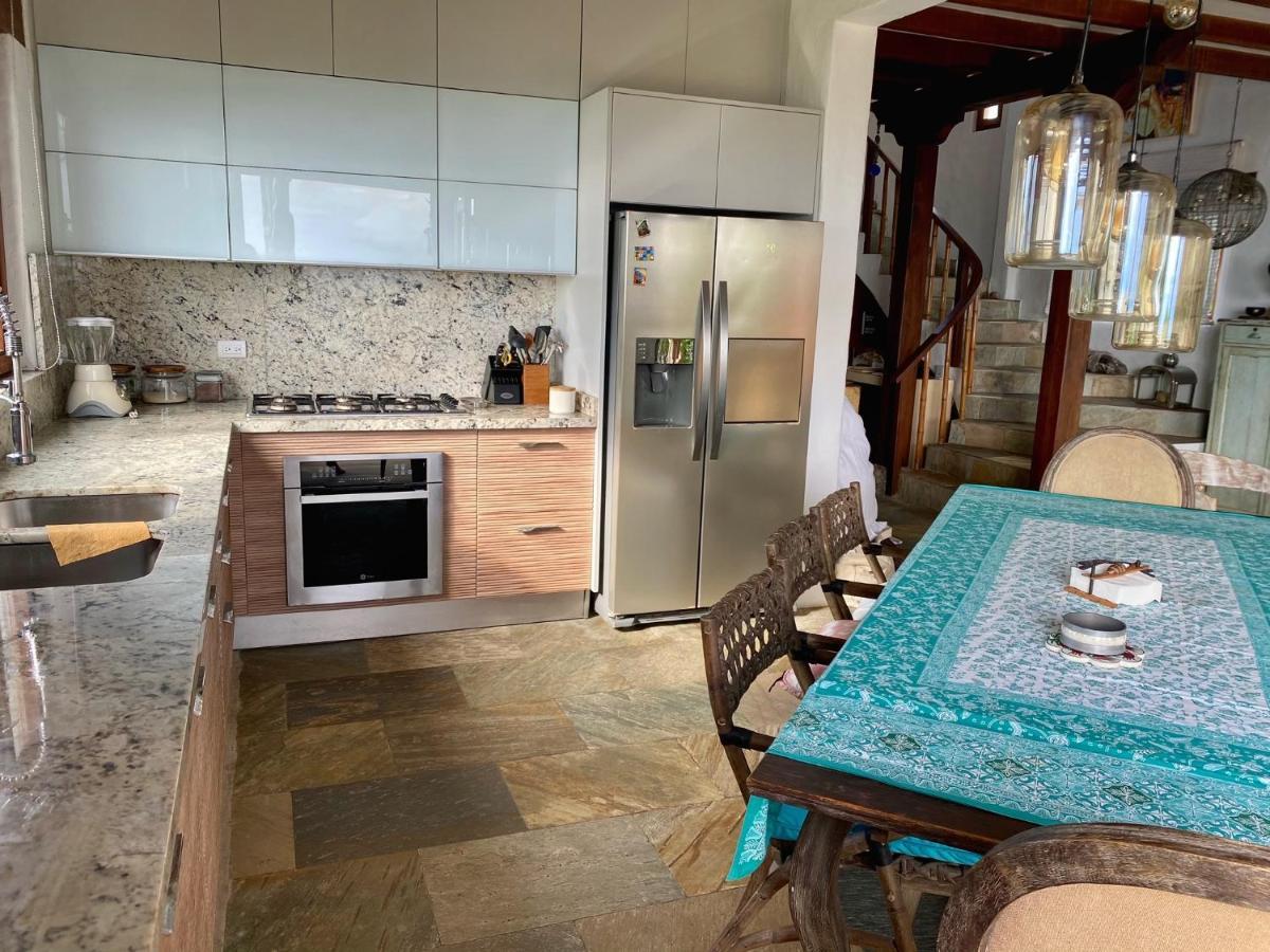 Casa Baronesa Waterfront Villa Пуерто Виламил Екстериор снимка